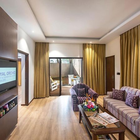 Royal Orchid Resort & Convention Centre, Yelahanka Bangalore Buitenkant foto