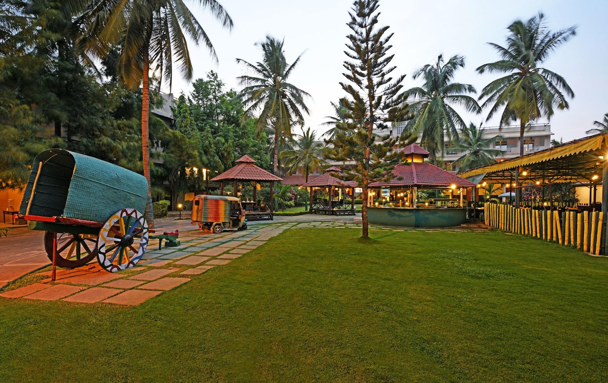 Royal Orchid Resort & Convention Centre, Yelahanka Bangalore Buitenkant foto