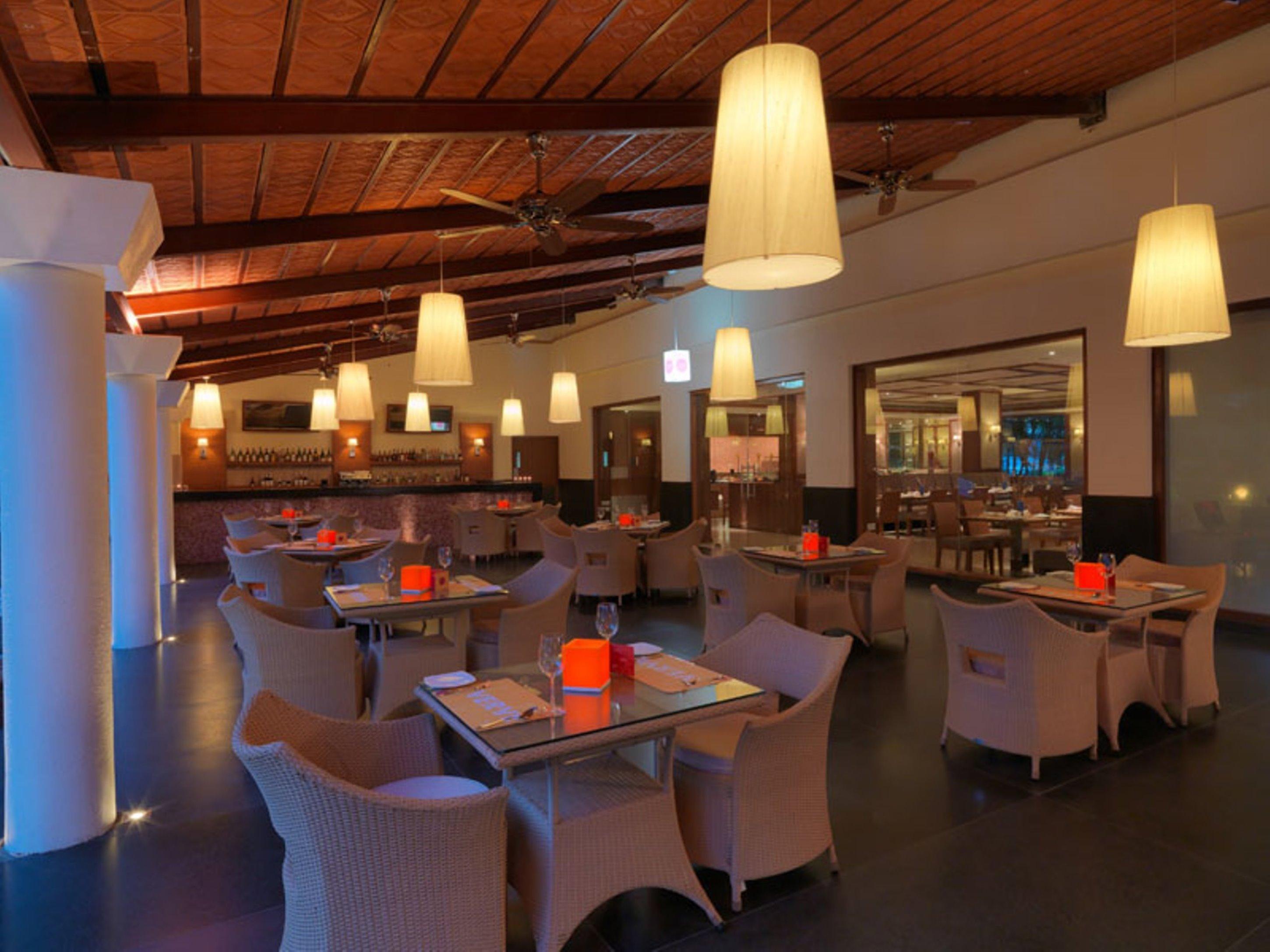 Royal Orchid Resort & Convention Centre, Yelahanka Bangalore Buitenkant foto
