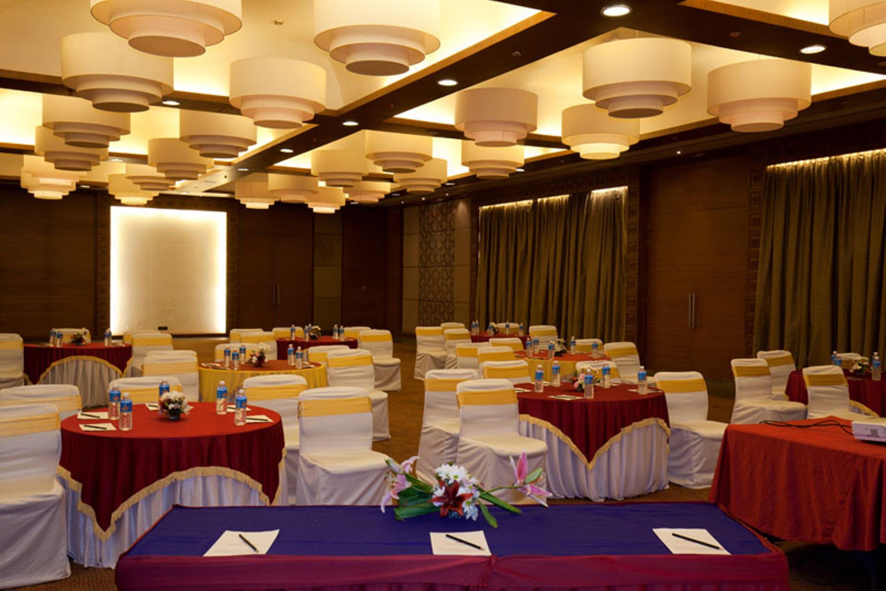 Royal Orchid Resort & Convention Centre, Yelahanka Bangalore Buitenkant foto