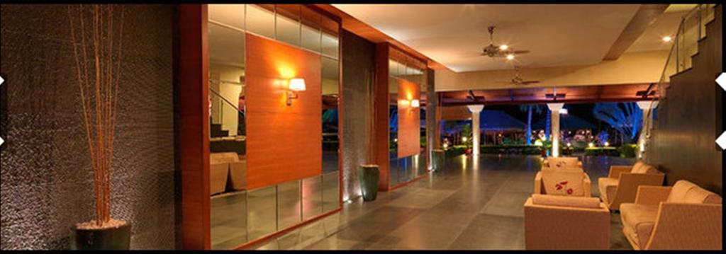 Royal Orchid Resort & Convention Centre, Yelahanka Bangalore Buitenkant foto