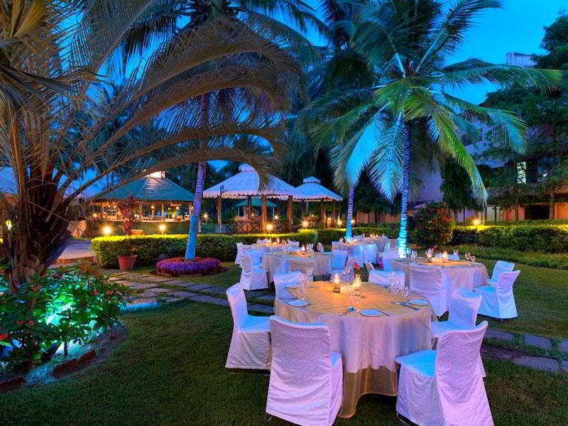 Royal Orchid Resort & Convention Centre, Yelahanka Bangalore Buitenkant foto