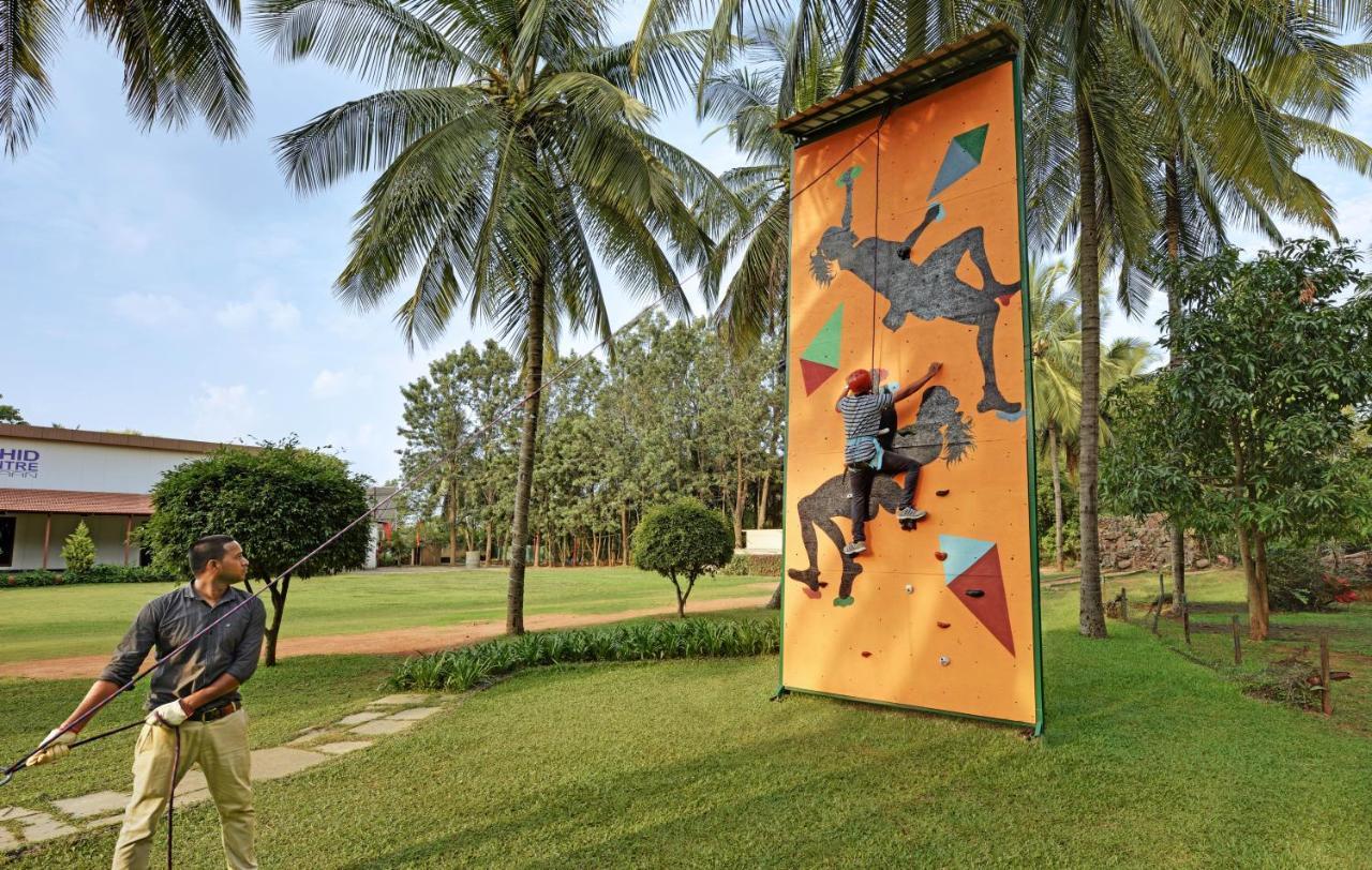 Royal Orchid Resort & Convention Centre, Yelahanka Bangalore Buitenkant foto
